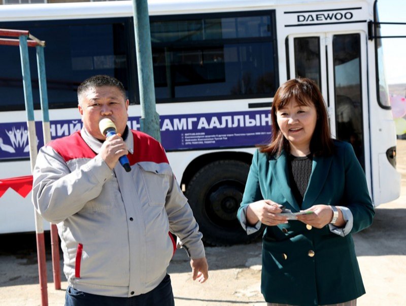 Нийгмийн хамгааллын тусгай төв автобустай боллоо